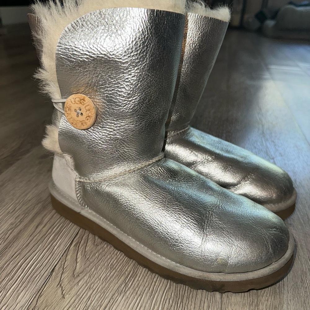 Ugg Bailey Button Metallic Silver Boot Women Sz 7… - image 2